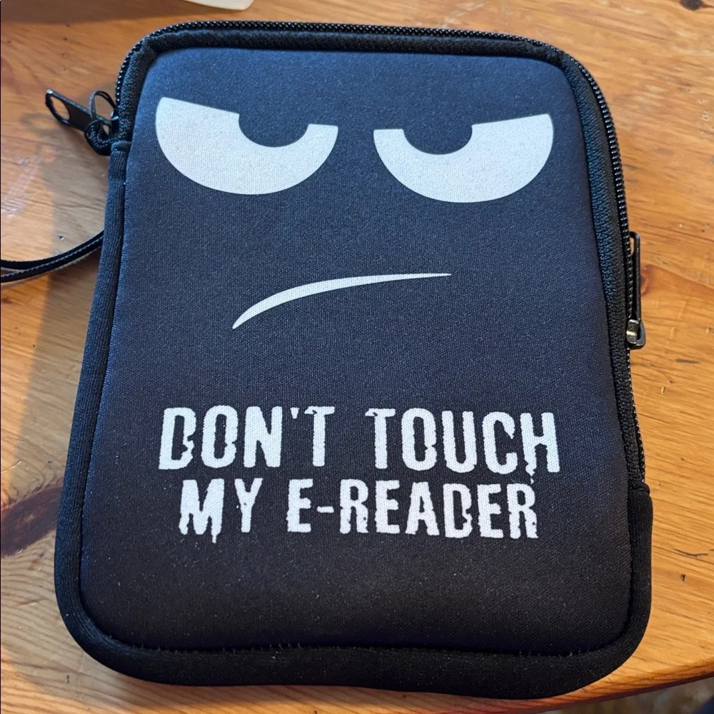 NWOT kwmobile E-Reader Sleeve with Fun Design